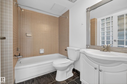 1901 10011 123 Street, Edmonton, AB - Indoor Photo Showing Bathroom