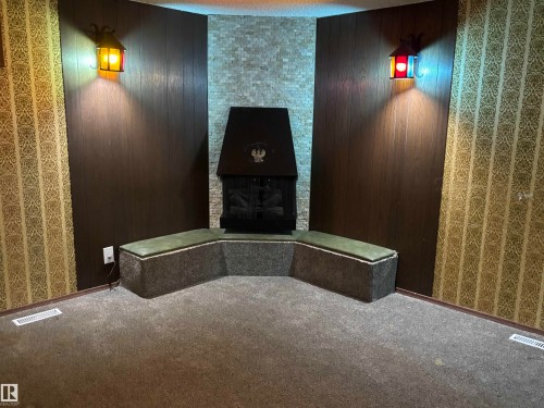 8028 134A Avenue Nw, Edmonton, AB - Indoor Photo Showing Other Room