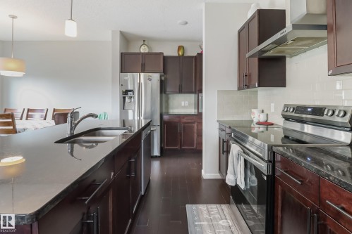 1404 29 Street, Edmonton, AB - Indoor Photo Showing Kitchen With Double Sink With Upgraded Kitchen