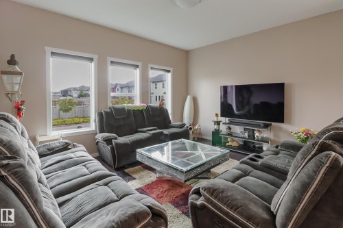1404 29 Street, Edmonton, AB - Indoor Photo Showing Living Room