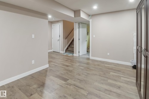 1404 29 Street, Edmonton, AB - Indoor