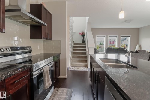 1404 29 Street, Edmonton, AB - Indoor Photo Showing Kitchen With Double Sink With Upgraded Kitchen