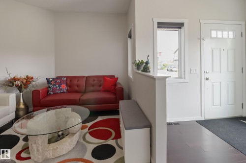 1404 29 Street, Edmonton, AB - Indoor Photo Showing Living Room