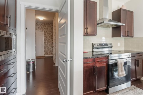 1404 29 Street, Edmonton, AB - Indoor Photo Showing Kitchen