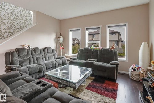 1404 29 Street, Edmonton, AB - Indoor Photo Showing Living Room