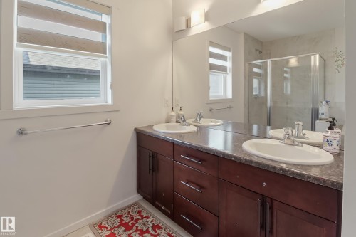 1404 29 Street, Edmonton, AB - Indoor Photo Showing Bathroom