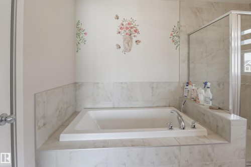 1404 29 Street, Edmonton, AB - Indoor Photo Showing Bathroom