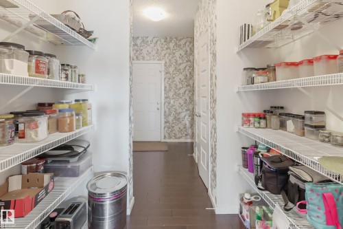 1404 29 Street, Edmonton, AB - Indoor With Storage