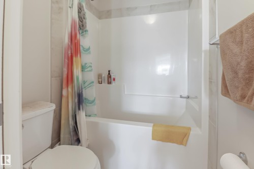 1404 29 Street, Edmonton, AB - Indoor Photo Showing Bathroom
