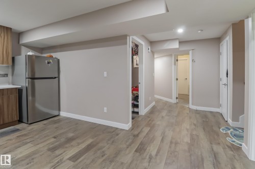 1404 29 Street, Edmonton, AB - Indoor