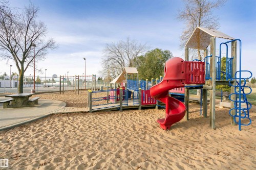 4436 117 Street, Edmonton, AB - Outdoor