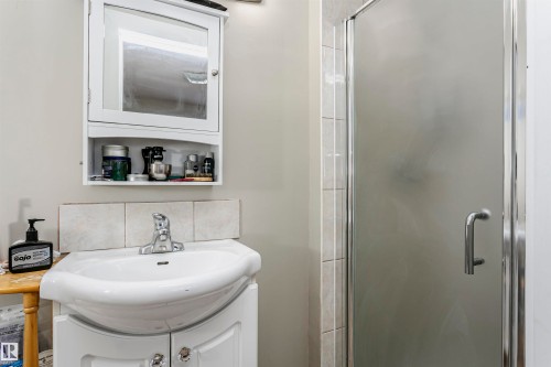 4436 117 Street, Edmonton, AB - Indoor Photo Showing Bathroom