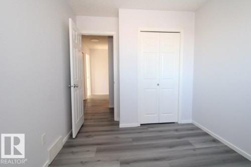 7 451 Hyndman Crescent, Edmonton, AB - Indoor Photo Showing Other Room