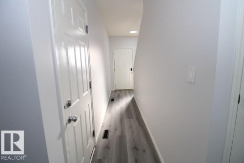7 451 Hyndman Crescent, Edmonton, AB - Indoor Photo Showing Other Room