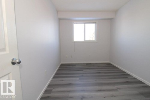 7 451 Hyndman Crescent, Edmonton, AB - Indoor Photo Showing Other Room