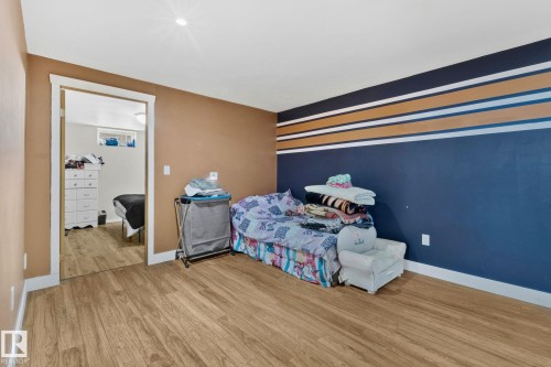 21 Lundy Park Road, Stony Plain, AB - Indoor Photo Showing Bedroom