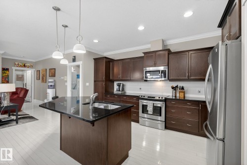 63 7293 South Terwillegar Drive, Edmonton, AB - Indoor Photo Showing Kitchen With Upgraded Kitchen