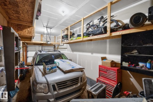 63 7293 South Terwillegar Drive, Edmonton, AB - Indoor Photo Showing Garage