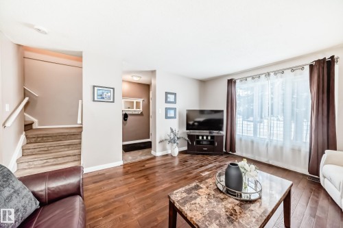 16413 115 Street, Edmonton, AB - Indoor Photo Showing Living Room