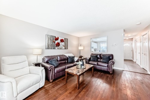 16413 115 Street, Edmonton, AB - Indoor Photo Showing Living Room