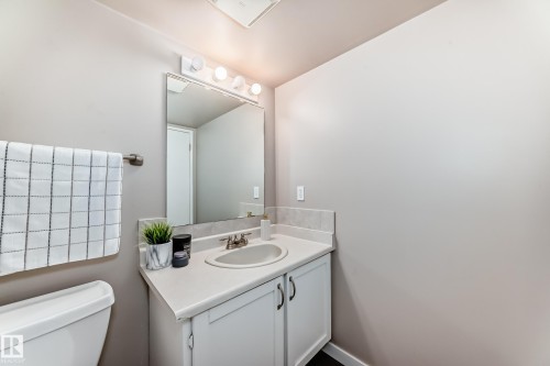 16413 115 Street, Edmonton, AB - Indoor Photo Showing Bathroom