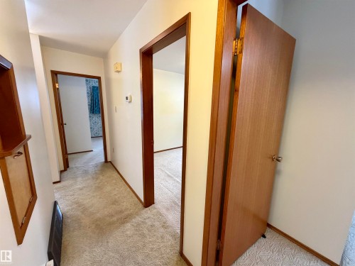 11455 44A Avenue, Edmonton, AB - Indoor Photo Showing Other Room