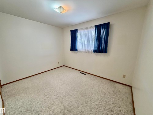 11455 44A Avenue, Edmonton, AB - Indoor Photo Showing Other Room