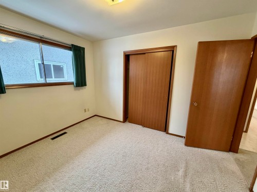 11455 44A Avenue, Edmonton, AB - Indoor Photo Showing Other Room