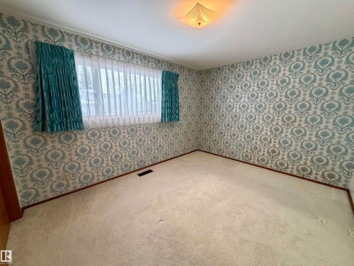 11455 44A Avenue, Edmonton, AB - Indoor Photo Showing Other Room