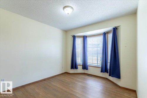 4829 32 Avenue, Edmonton, AB - Indoor Photo Showing Other Room