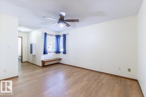 4829 32 Avenue, Edmonton, AB - Indoor Photo Showing Other Room