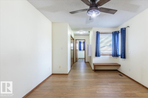 4829 32 Avenue, Edmonton, AB - Indoor Photo Showing Other Room