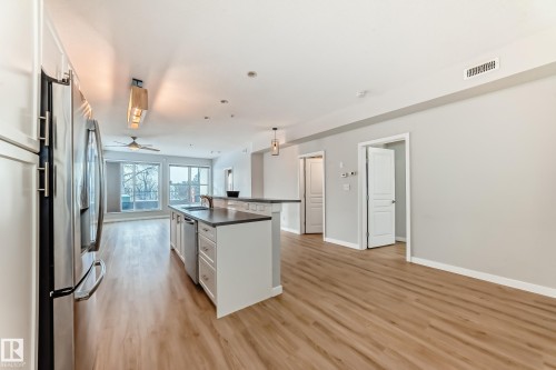 115 9507 101 Avenue, Edmonton, AB - Indoor Photo Showing Kitchen