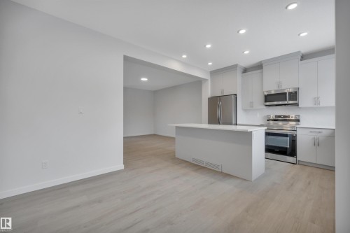 8931 Elves Loop, Edmonton, AB - Indoor Photo Showing Kitchen With Stainless Steel Kitchen