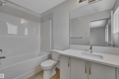 8931 Elves Loop, Edmonton, AB - Indoor Photo Showing Bathroom