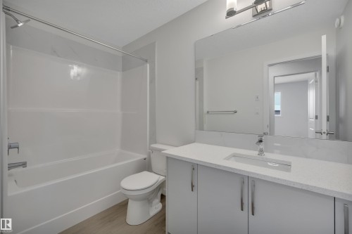 8931 Elves Loop, Edmonton, AB - Indoor Photo Showing Bathroom