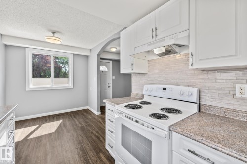2B Clareview Village, Edmonton, AB - Indoor Photo Showing Kitchen