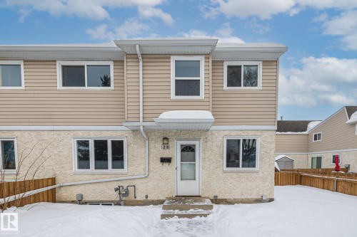 2B Clareview Village, Edmonton, AB - Outdoor