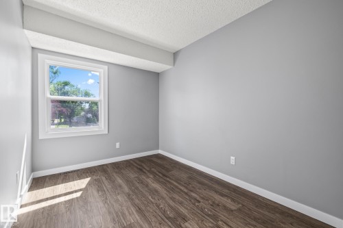 2B Clareview Village, Edmonton, AB - Indoor Photo Showing Other Room