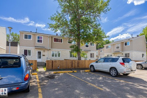 2B Clareview Village, Edmonton, AB - Outdoor