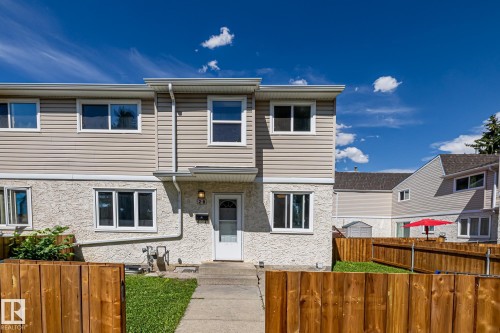 2B Clareview Village, Edmonton, AB - Outdoor