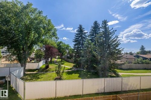 2B Clareview Village, Edmonton, AB - Outdoor