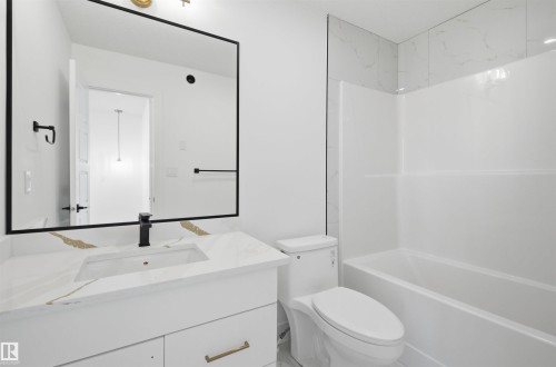 65 Silverstone Drive, Stony Plain, AB - Indoor Photo Showing Bathroom