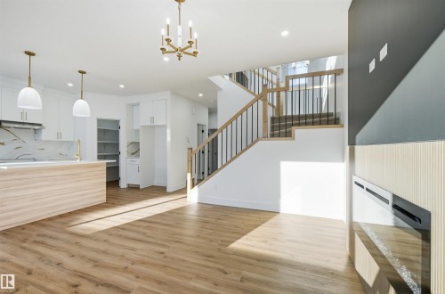 65 Silverstone Drive, Stony Plain, AB - Indoor Photo Showing Kitchen