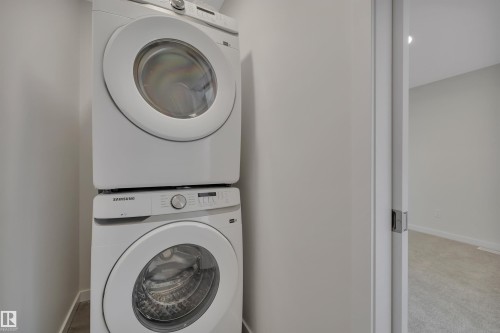 5742 Hawthorn Common, Edmonton, AB - Indoor Photo Showing Laundry Room
