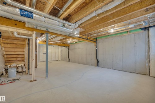 5742 Hawthorn Common, Edmonton, AB - Indoor Photo Showing Basement