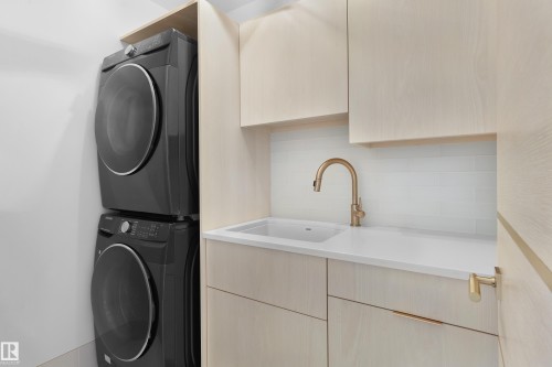 46 Kingsford Crescent, St. Albert, AB - Indoor Photo Showing Laundry Room