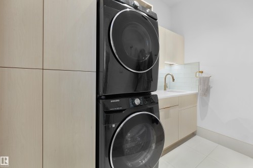 46 Kingsford Crescent, St. Albert, AB - Indoor Photo Showing Laundry Room