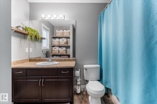 5 South Creek Point(E), Stony Plain, AB - Indoor Photo Showing Bathroom