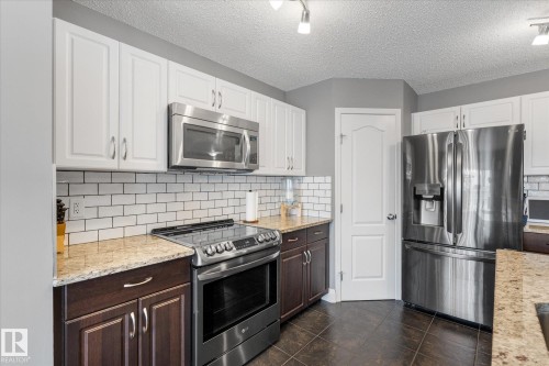 5 South Creek Point(E), Stony Plain, AB - Indoor Photo Showing Kitchen With Upgraded Kitchen